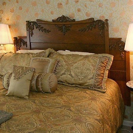 Camellia Inn Хийлдсбърг Екстериор снимка