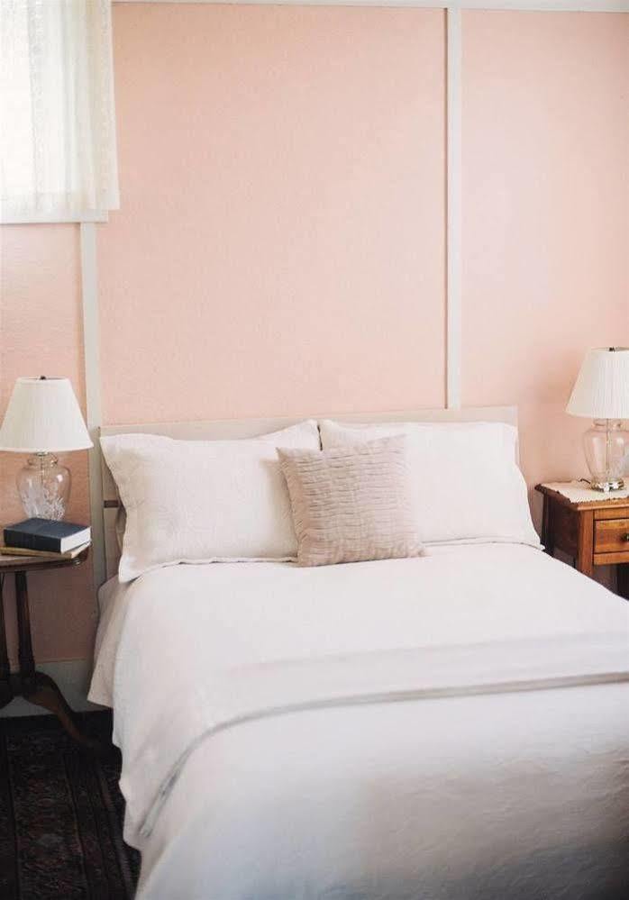 Camellia Inn Хийлдсбърг Екстериор снимка