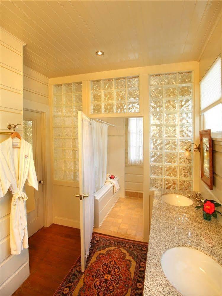 Camellia Inn Хийлдсбърг Екстериор снимка