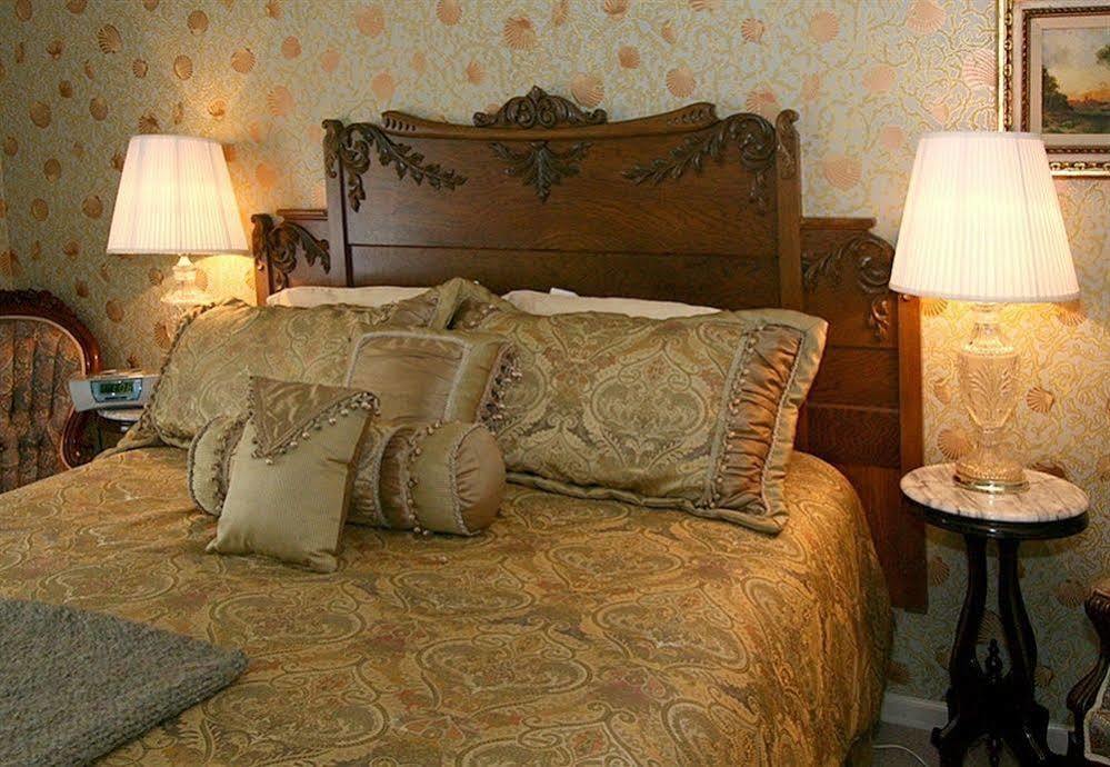 Camellia Inn Хийлдсбърг Екстериор снимка